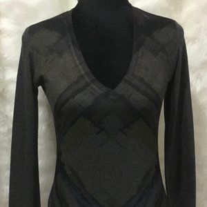 NWT-Go Couture Womens Printed V-Neck Sweater